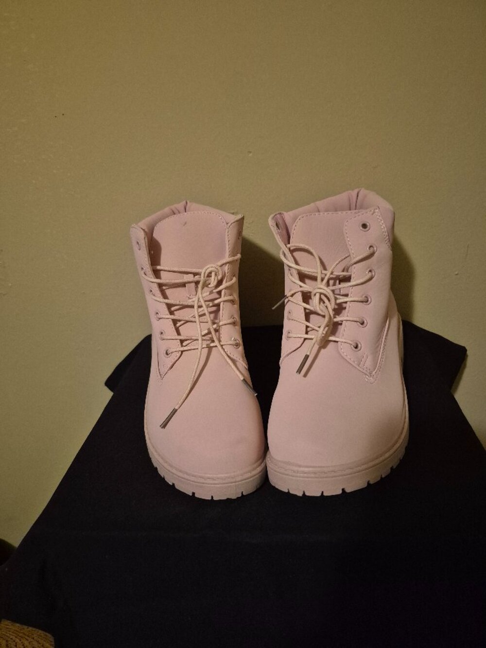 ROUGE PINK LACE-UP WOMEN'S ANKLE BOOTS SIZE 11